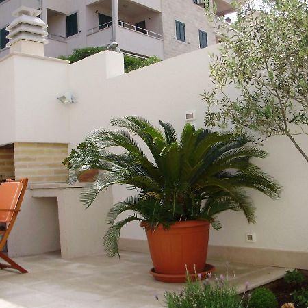 Apartments Petranic Supetar Exterior photo