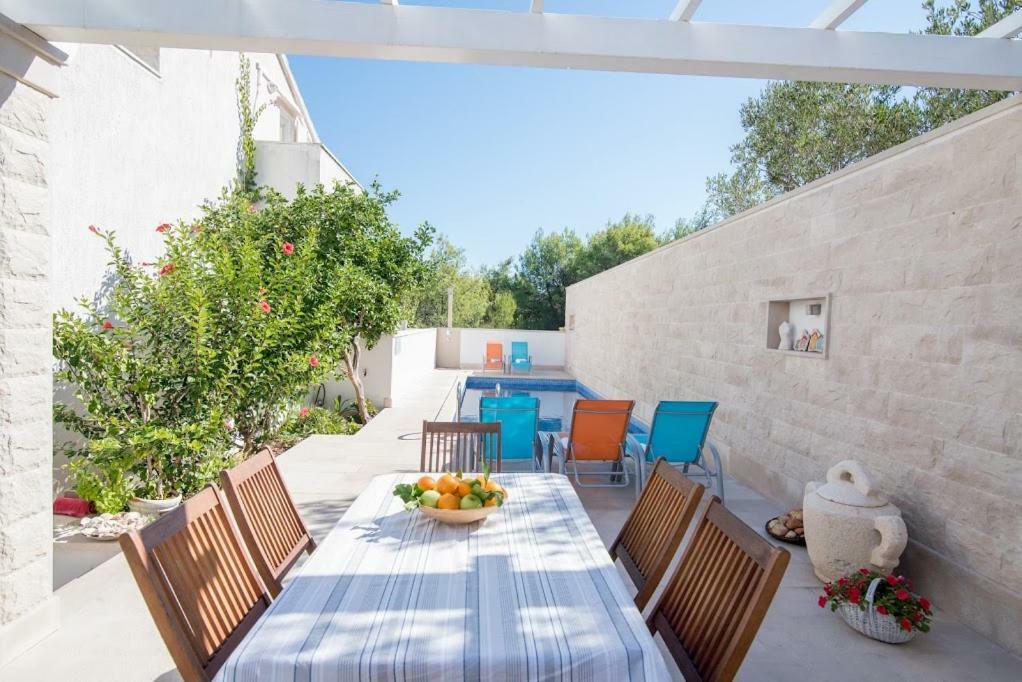 Apartments Petranic Supetar Exterior photo