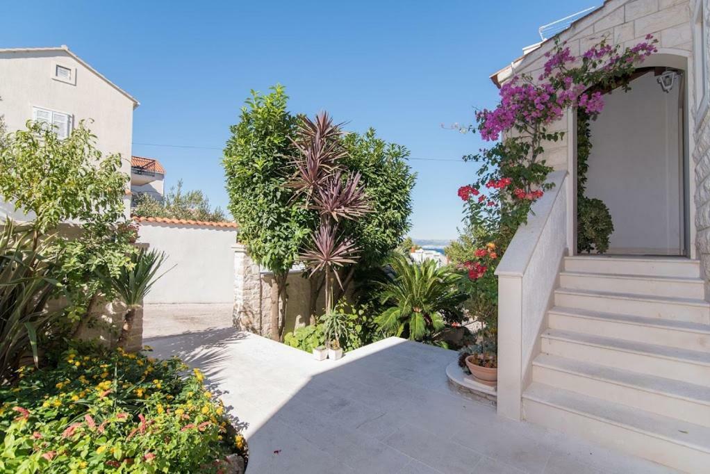 Apartments Petranic Supetar Exterior photo