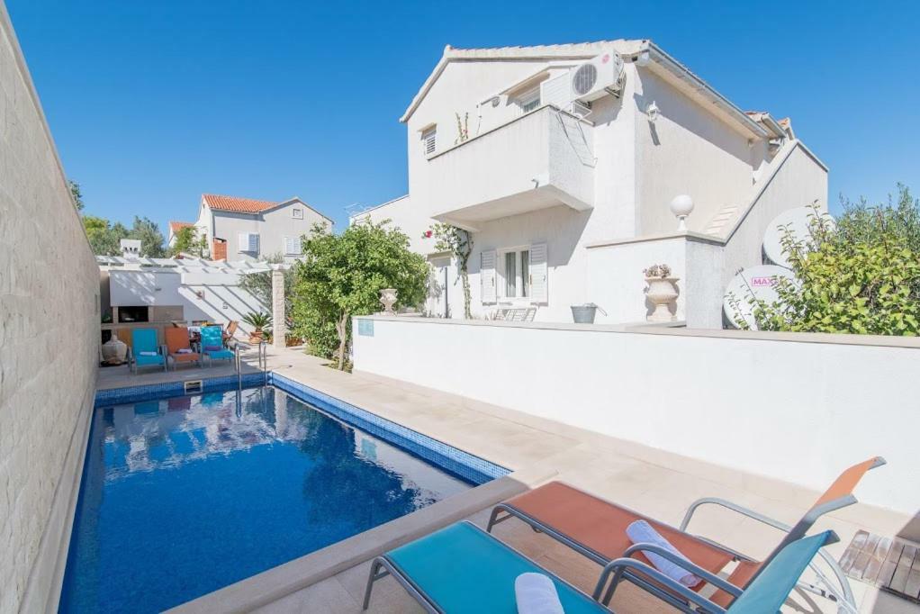 Apartments Petranic Supetar Exterior photo