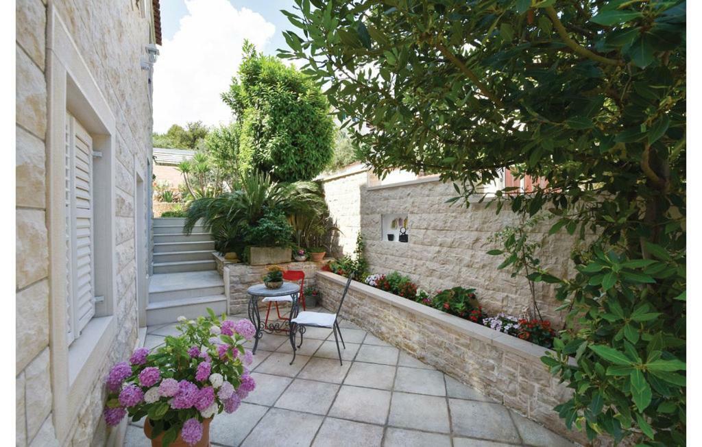 Apartments Petranic Supetar Exterior photo