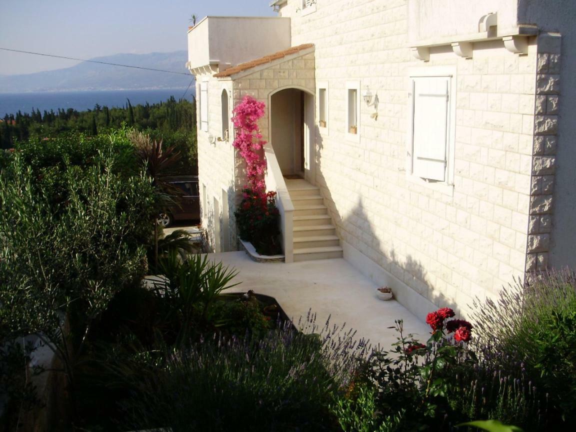 Apartments Petranic Supetar Exterior photo