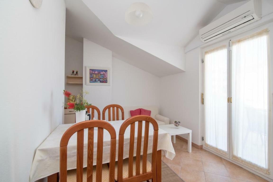 Apartments Petranic Supetar Exterior photo