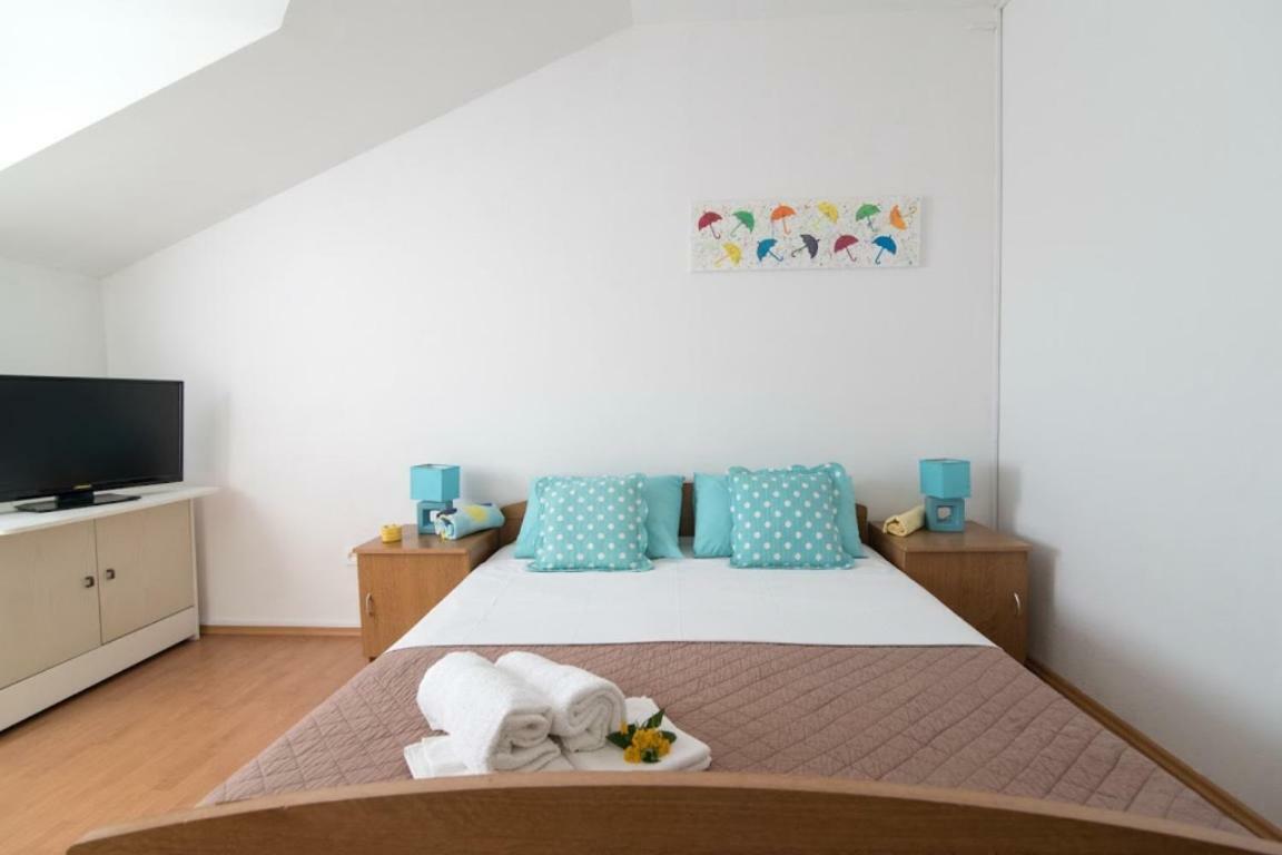 Apartments Petranic Supetar Exterior photo