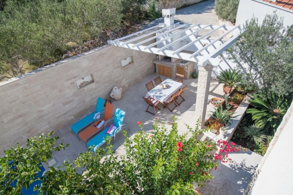 Apartments Petranic Supetar Exterior photo